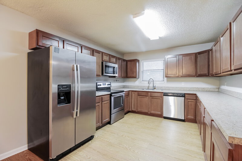 1,650/Mo, 8442 Finwood Ave Jacksonville, FL 32221 Kitchen View 2