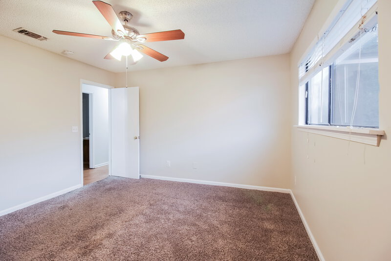 1,650/Mo, 8442 Finwood Ave Jacksonville, FL 32221 Bedroom View 3