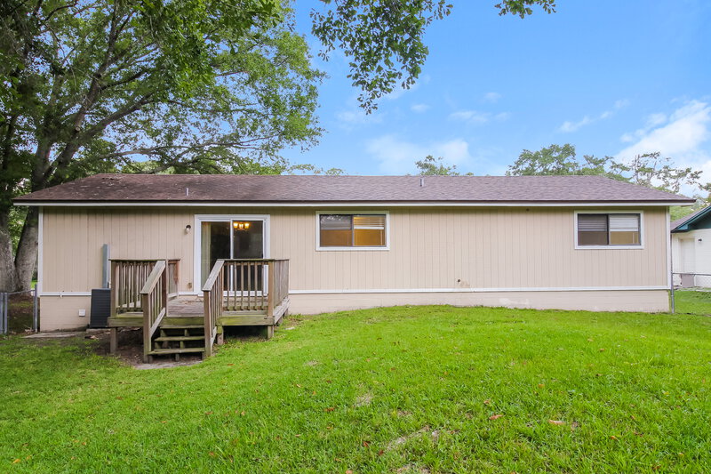 1,650/Mo, 8442 Finwood Ave Jacksonville, FL 32221 Rear View