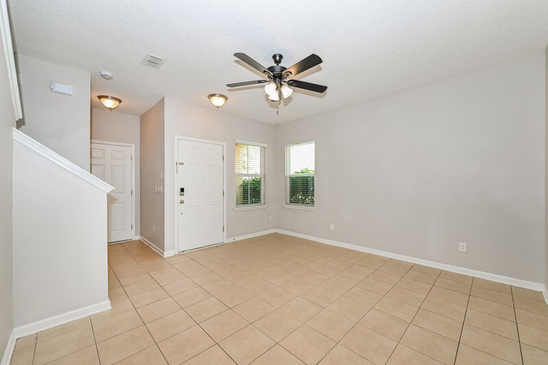 2,400/Mo, 497 Deercroft Ln Orange Park, FL 32065 Family Room View 2