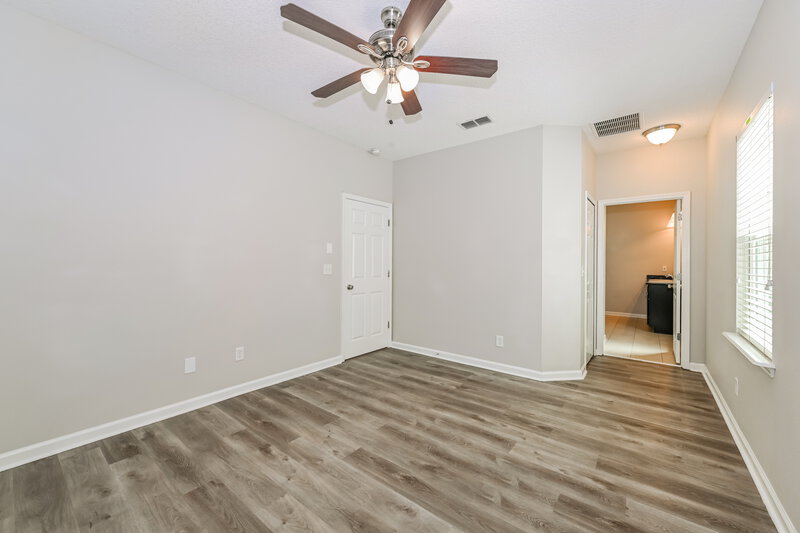 2,400/Mo, 497 Deercroft Ln Orange Park, FL 32065 Main Bedroom View 2