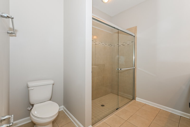 2,400/Mo, 497 Deercroft Ln Orange Park, FL 32065 Main Bathroom View