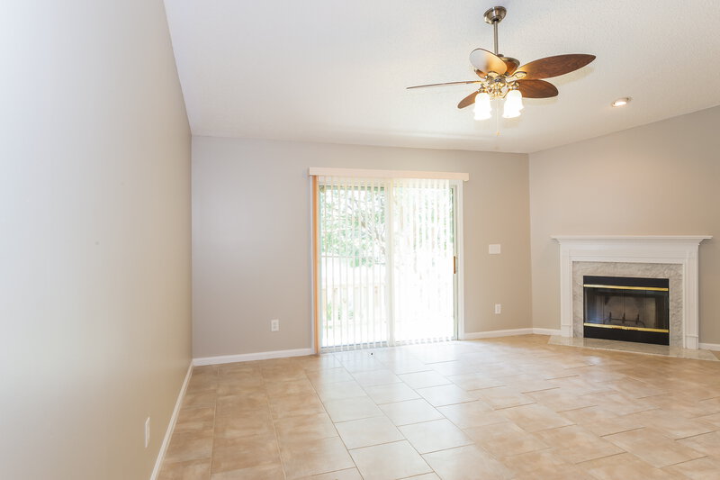 1,980/Mo, 14130 Crestwick Dr E Jacksonville, FL 32218 Living Room View 2