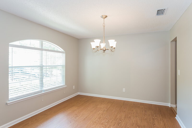 1,980/Mo, 14130 Crestwick Dr E Jacksonville, FL 32218 Dining Room View