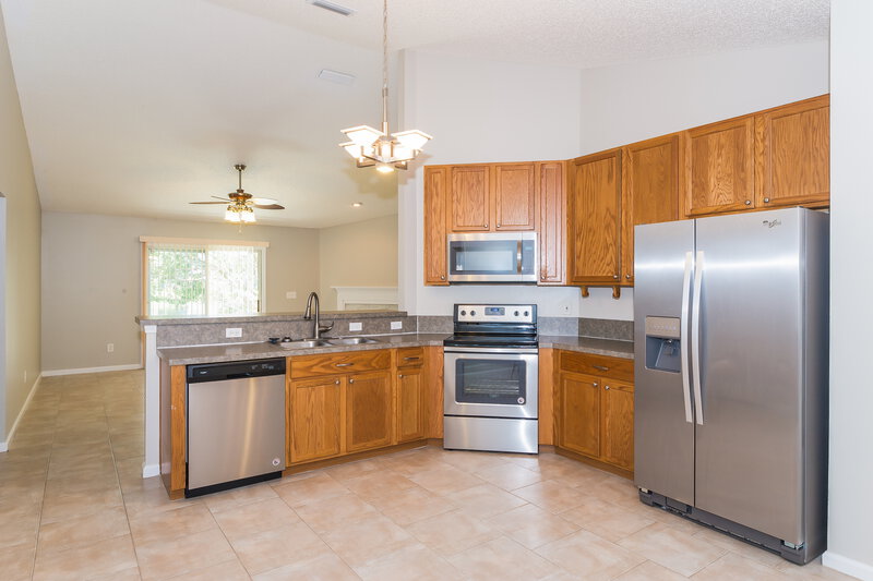 1,980/Mo, 14130 Crestwick Dr E Jacksonville, FL 32218 Kitchen View