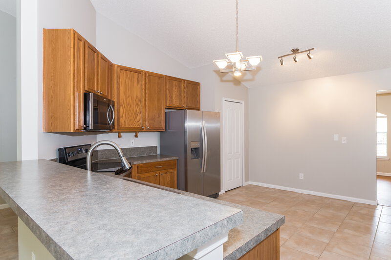 1,980/Mo, 14130 Crestwick Dr E Jacksonville, FL 32218 Kitchen View 2