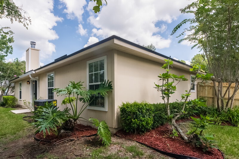 1,980/Mo, 14130 Crestwick Dr E Jacksonville, FL 32218 Rear View 2