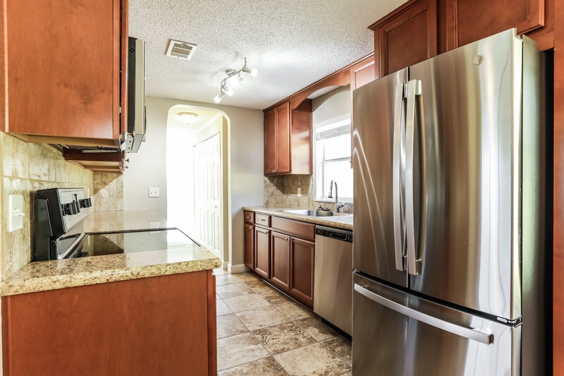 1,630/Mo, 7527 Springer Pl Jacksonville, FL 32244 Kitchen View
