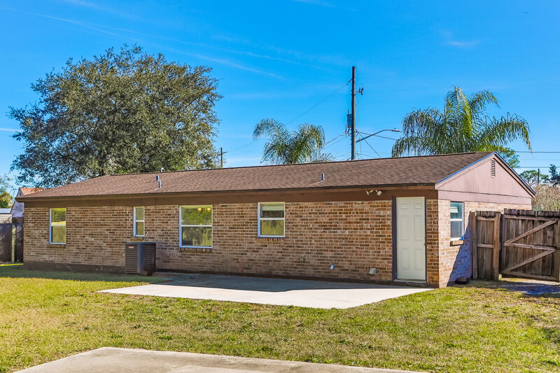 1,630/Mo, 7527 Springer Pl Jacksonville, FL 32244 Rear View