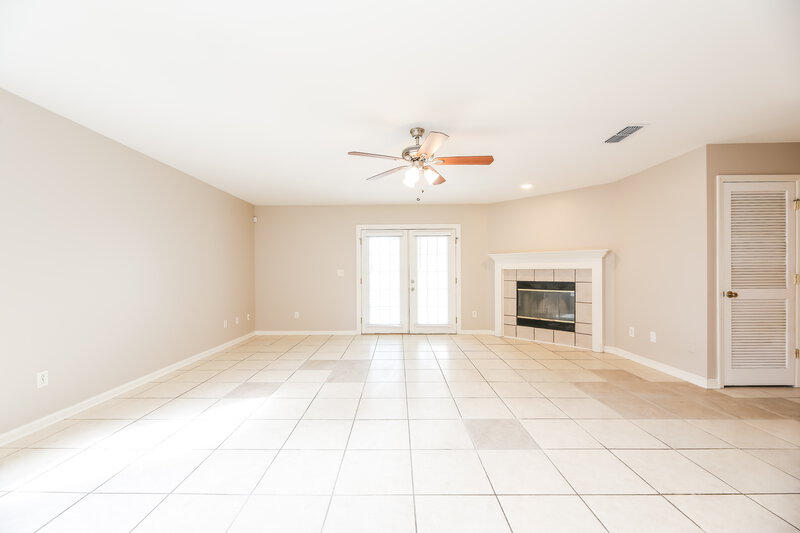 1,805/Mo, 13578 Ashford Wood Ct W Jacksonville, FL 32218 Living Room View