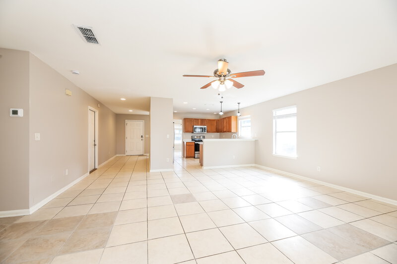 1,805/Mo, 13578 Ashford Wood Ct W Jacksonville, FL 32218 Living Room View 2