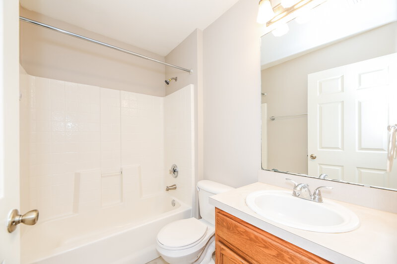 1,805/Mo, 13578 Ashford Wood Ct W Jacksonville, FL 32218 Bathroom View