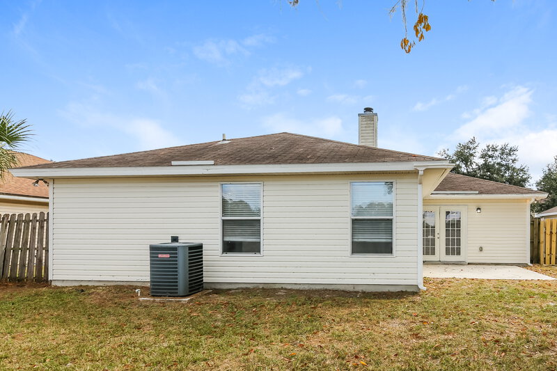 1,805/Mo, 13578 Ashford Wood Ct W Jacksonville, FL 32218 Rear View