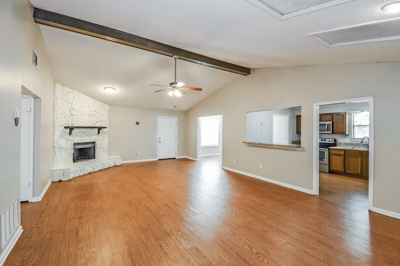 2,130/Mo, 10914 Horse Track Dr Jacksonville, FL 32257 Living Room View 2