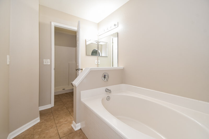 1,730/Mo, 1684 Dartmouth Dr Middleburg, FL 32068 Main Bathroom View