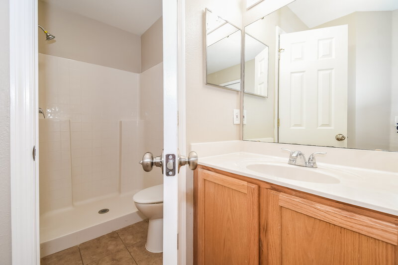 1,730/Mo, 1684 Dartmouth Dr Middleburg, FL 32068 Bathroom View 2