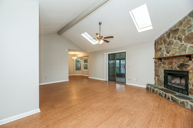 2,560/Mo, 11053 Knottingby Dr Jacksonville, FL 32257 Living Room View 2