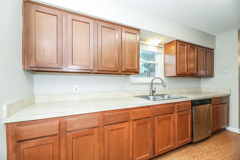 2,560/Mo, 11053 Knottingby Dr Jacksonville, FL 32257 Kitchen View