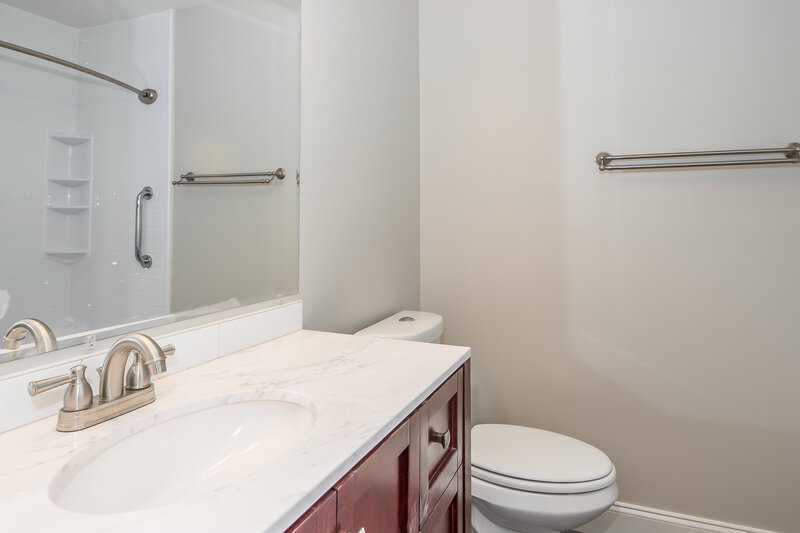 1,995/Mo, 12311 Silent Brook Trl N Jacksonville, FL 32225 Bathroom View