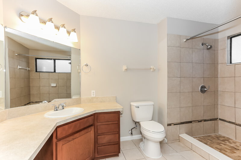 1,935/Mo, 12318 Windstream Ln Jacksonville, FL 32258 Main Bathroom View