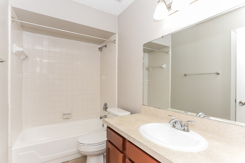 1,935/Mo, 12318 Windstream Ln Jacksonville, FL 32258 Bathroom View