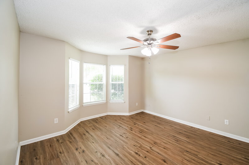 1,825/Mo, 2041 Hunters Trace Cir Middleburg, FL 32068 Main Bedroom View