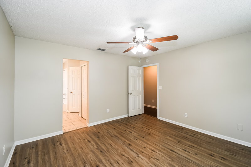 1,825/Mo, 2041 Hunters Trace Cir Middleburg, FL 32068 Main Bedroom View 2