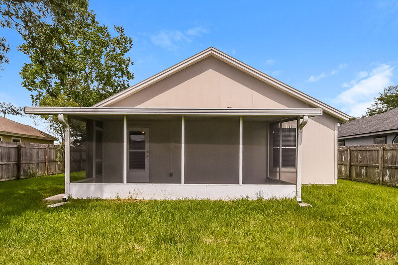 1,825/Mo, 2041 Hunters Trace Cir Middleburg, FL 32068 Rear View