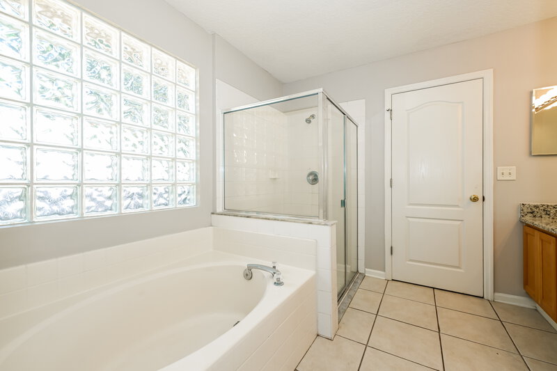 2,065/Mo, 857 Mystic Harbor Dr Jacksonville, FL 32225 Main Bathroom View 2