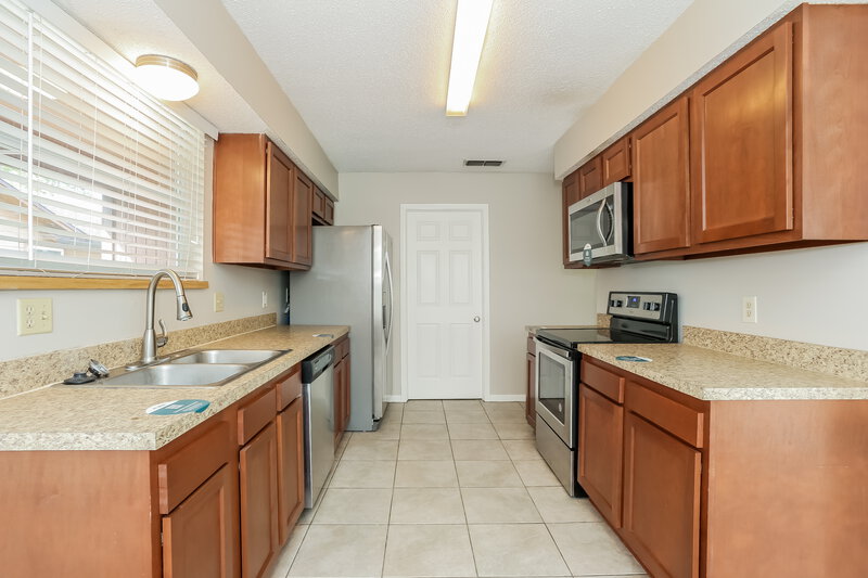 1,890/Mo, 3670 Indian Princess Rd Jacksonville, FL 32257 Kitchen View