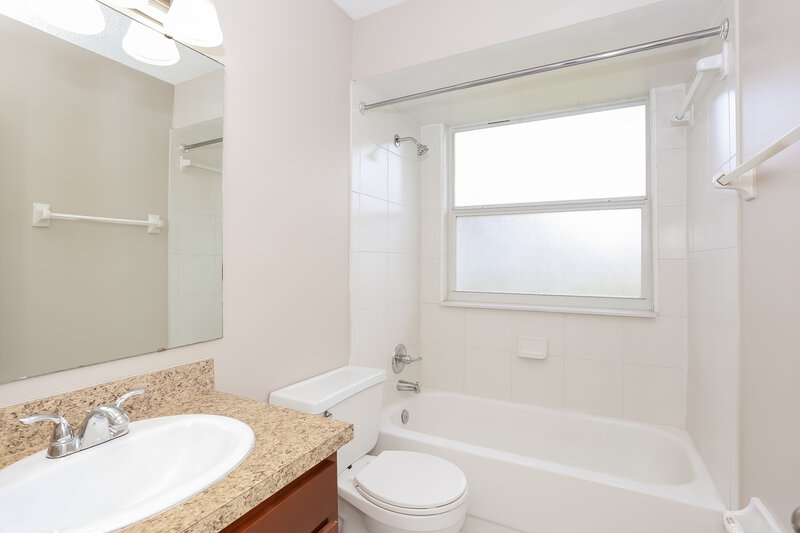 1,890/Mo, 3670 Indian Princess Rd Jacksonville, FL 32257 Bathroom View