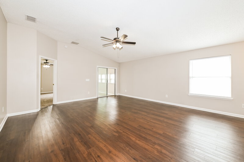 1,560/Mo, 1937 Longneedle Ln Middleburg, FL 32068 Living Room View
