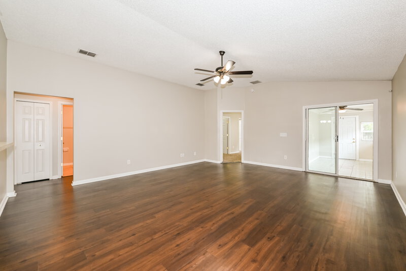 1,560/Mo, 1937 Longneedle Ln Middleburg, FL 32068 Living Room View 2