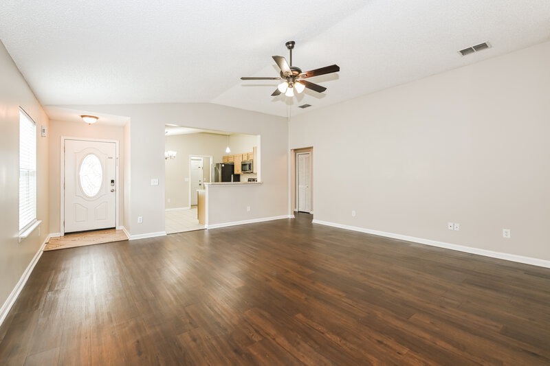 1,560/Mo, 1937 Longneedle Ln Middleburg, FL 32068 Living Room View 3