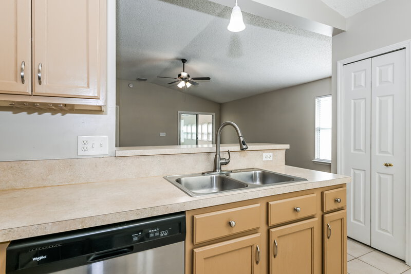 1,560/Mo, 1937 Longneedle Ln Middleburg, FL 32068 Kitchen View 2