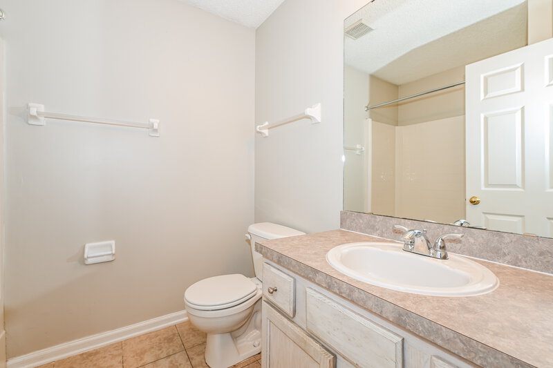 1,560/Mo, 1937 Longneedle Ln Middleburg, FL 32068 Bathroom View