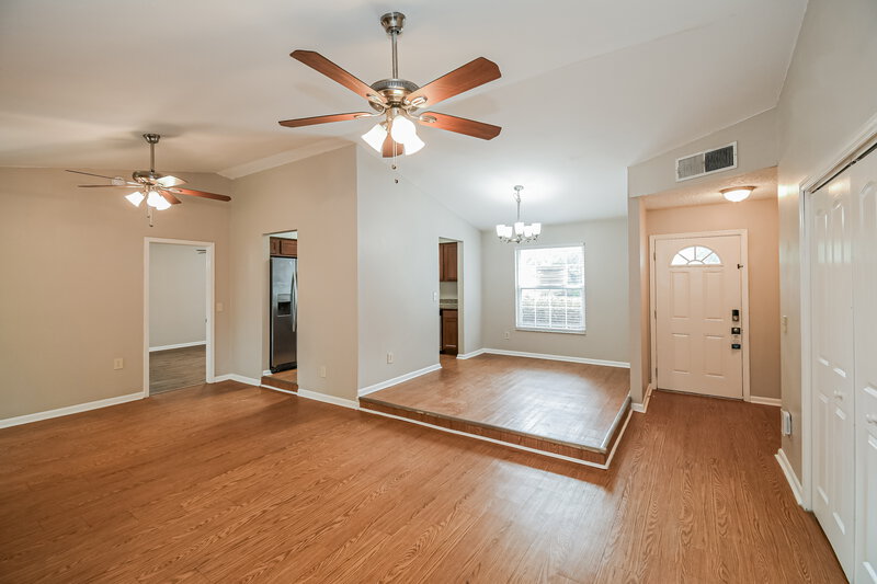 1,855/Mo, 3709 Foxcroft Rd Jacksonville, FL 32257 Living Room View 2