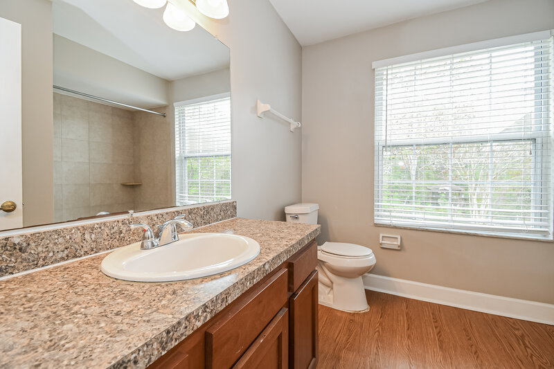 1,855/Mo, 3709 Foxcroft Rd Jacksonville, FL 32257 Bathroom View