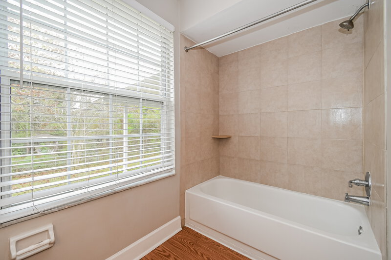 1,855/Mo, 3709 Foxcroft Rd Jacksonville, FL 32257 Bathroom View 2