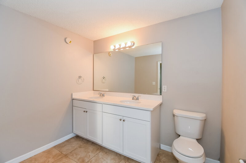 2,005/Mo, 481 Portobello Dr Jacksonville, FL 32221 Bathroom View