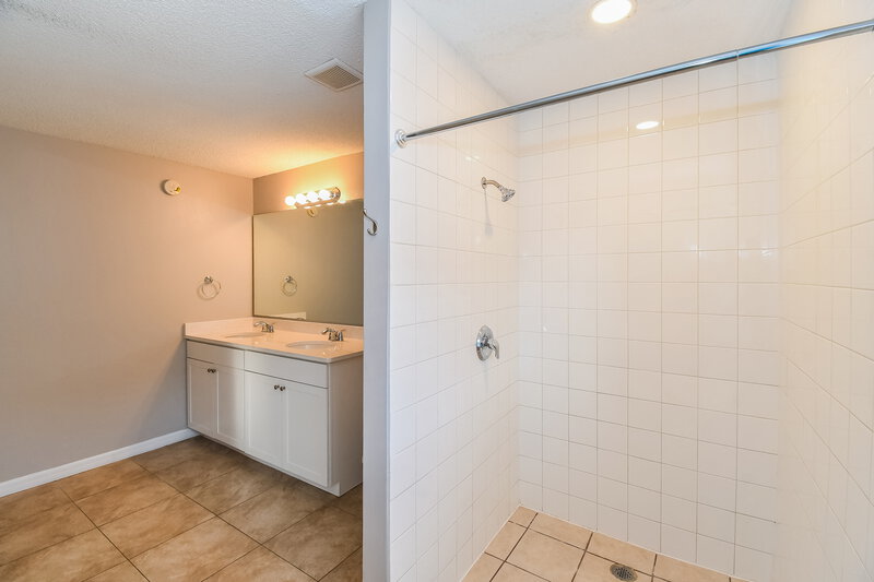 2,005/Mo, 481 Portobello Dr Jacksonville, FL 32221 Bathroom View 2