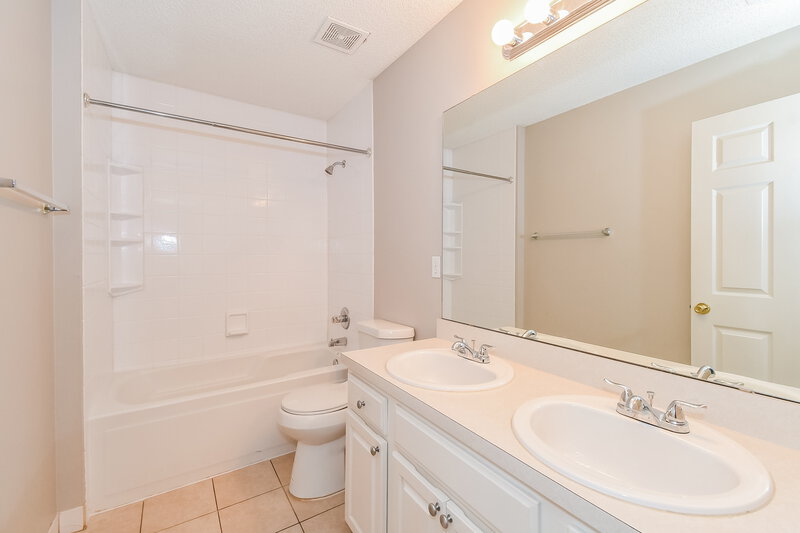 2,005/Mo, 481 Portobello Dr Jacksonville, FL 32221 Bathroom View 3