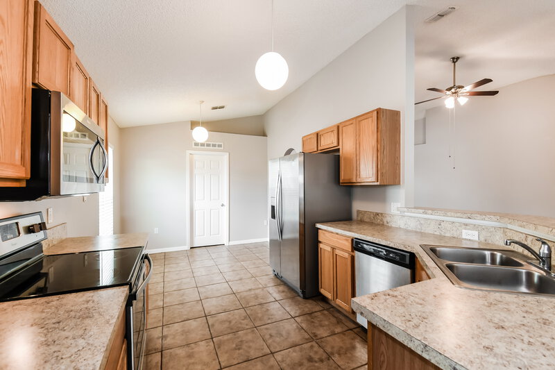 2,830/Mo, 12348 Hickory Forest Rd Jacksonville, FL 32226 Kitchen View 2