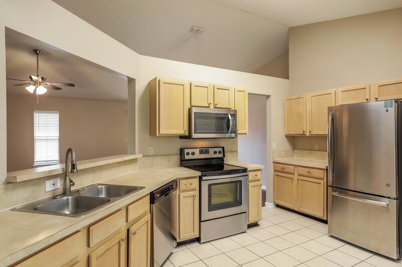2,520/Mo, 2955 Waters View Cir Orange Park, FL 32073 Kitchen View