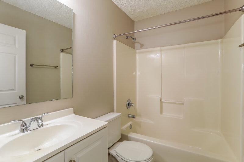 2,520/Mo, 2955 Waters View Cir Orange Park, FL 32073 Bathroom View