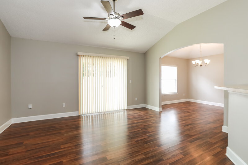 1,520/Mo, 1824 Creekview Dr Green Cove Springs, FL 32043 Living Room View 3