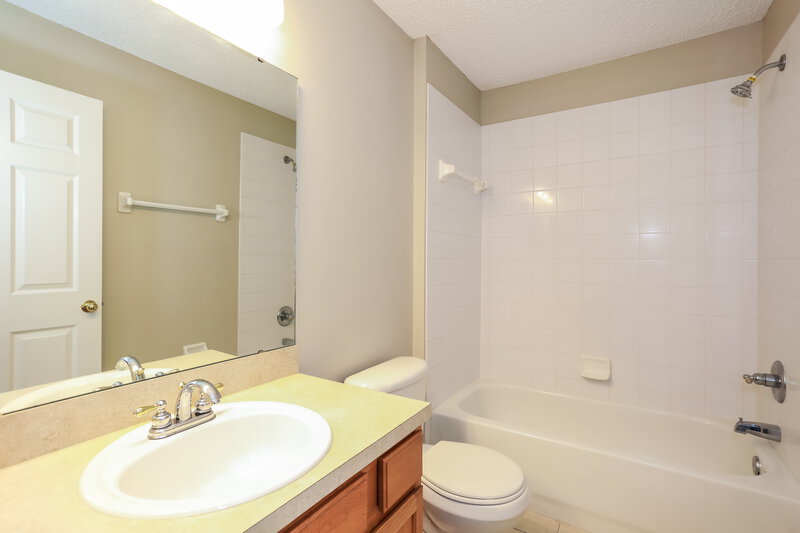 1,520/Mo, 1824 Creekview Dr Green Cove Springs, FL 32043 Bathroom View
