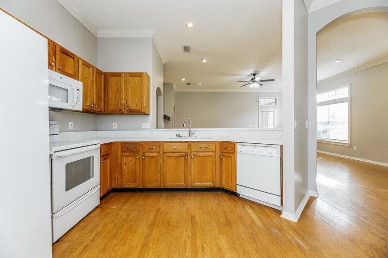 1,990/Mo, 524 Loveland Pl Saint Johns, FL 32259 Kitchen View