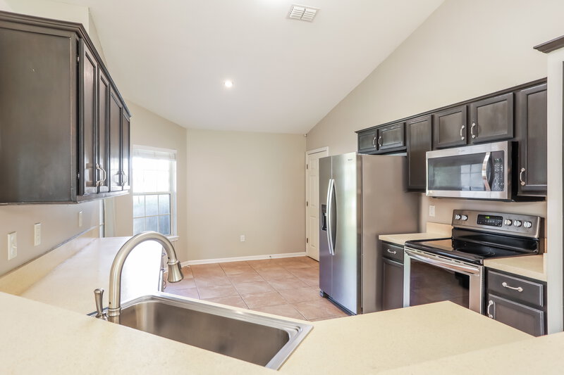 1,930/Mo, 3289 Avalon Dr Green Cove Springs, FL 32043 Kitchen View 2