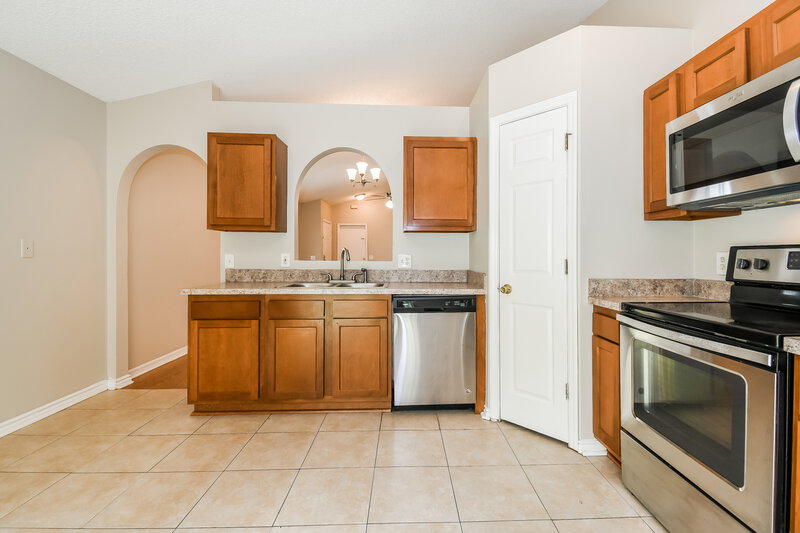 1,635/Mo, 3366 Talisman Dr Middleburg, FL 32068 Kitchen View 3
